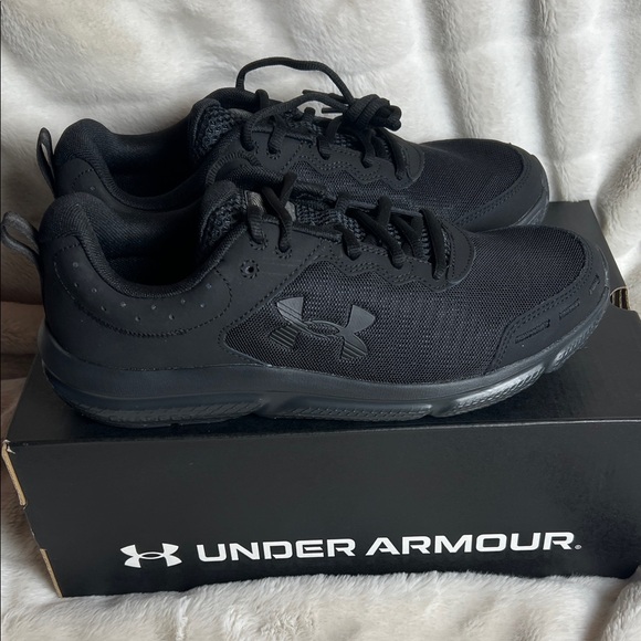 Under Armour UA Charged Assert 10 Black Athletic Shoes - Picture 5 of 6